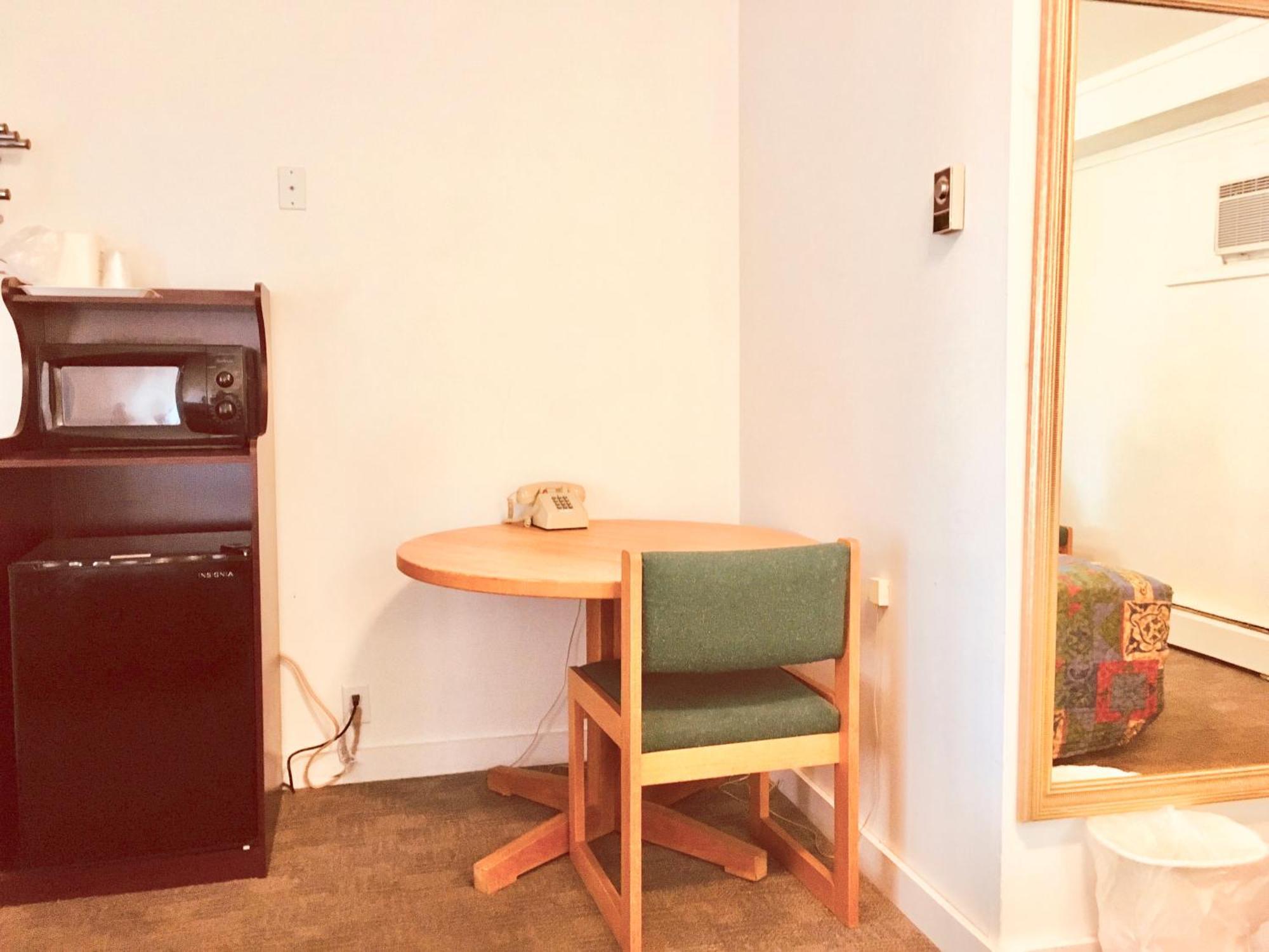 North Country American Inn คาลคาสกา ภายนอก รูปภาพ