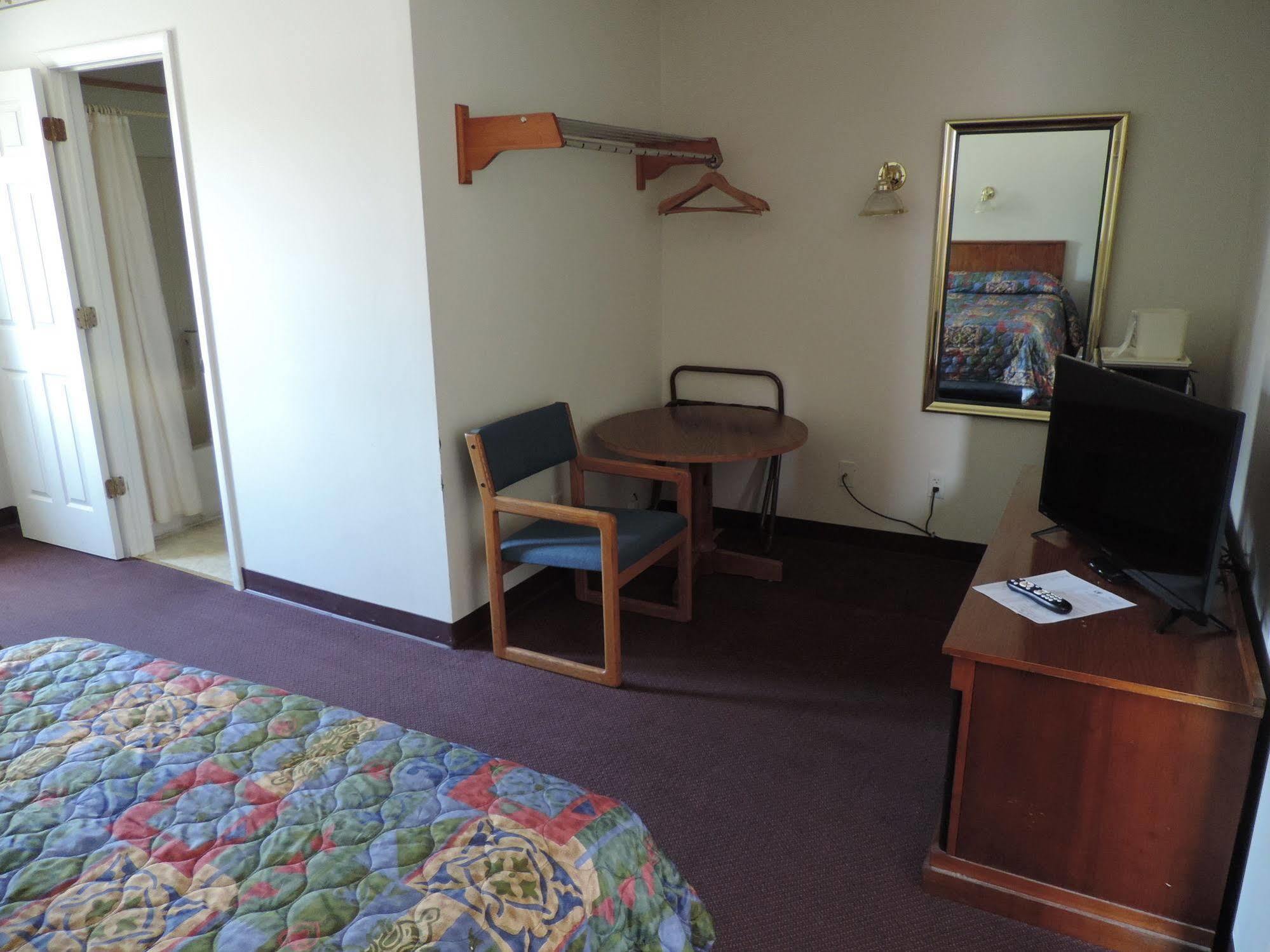 North Country American Inn คาลคาสกา ภายนอก รูปภาพ