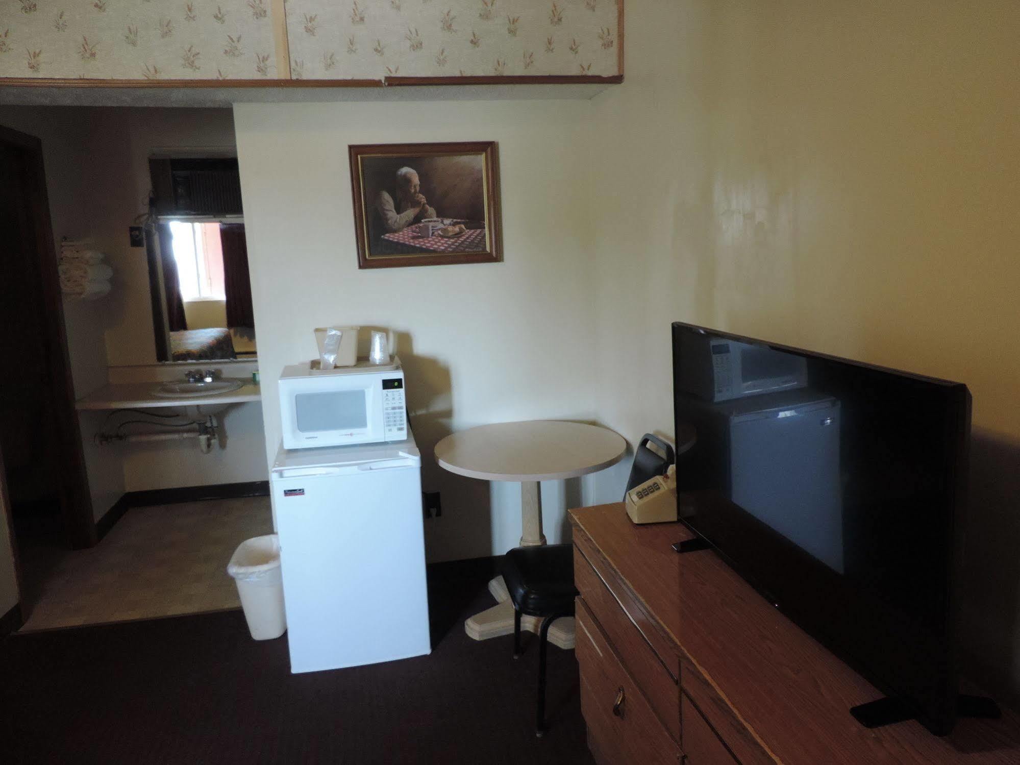 North Country American Inn คาลคาสกา ภายนอก รูปภาพ