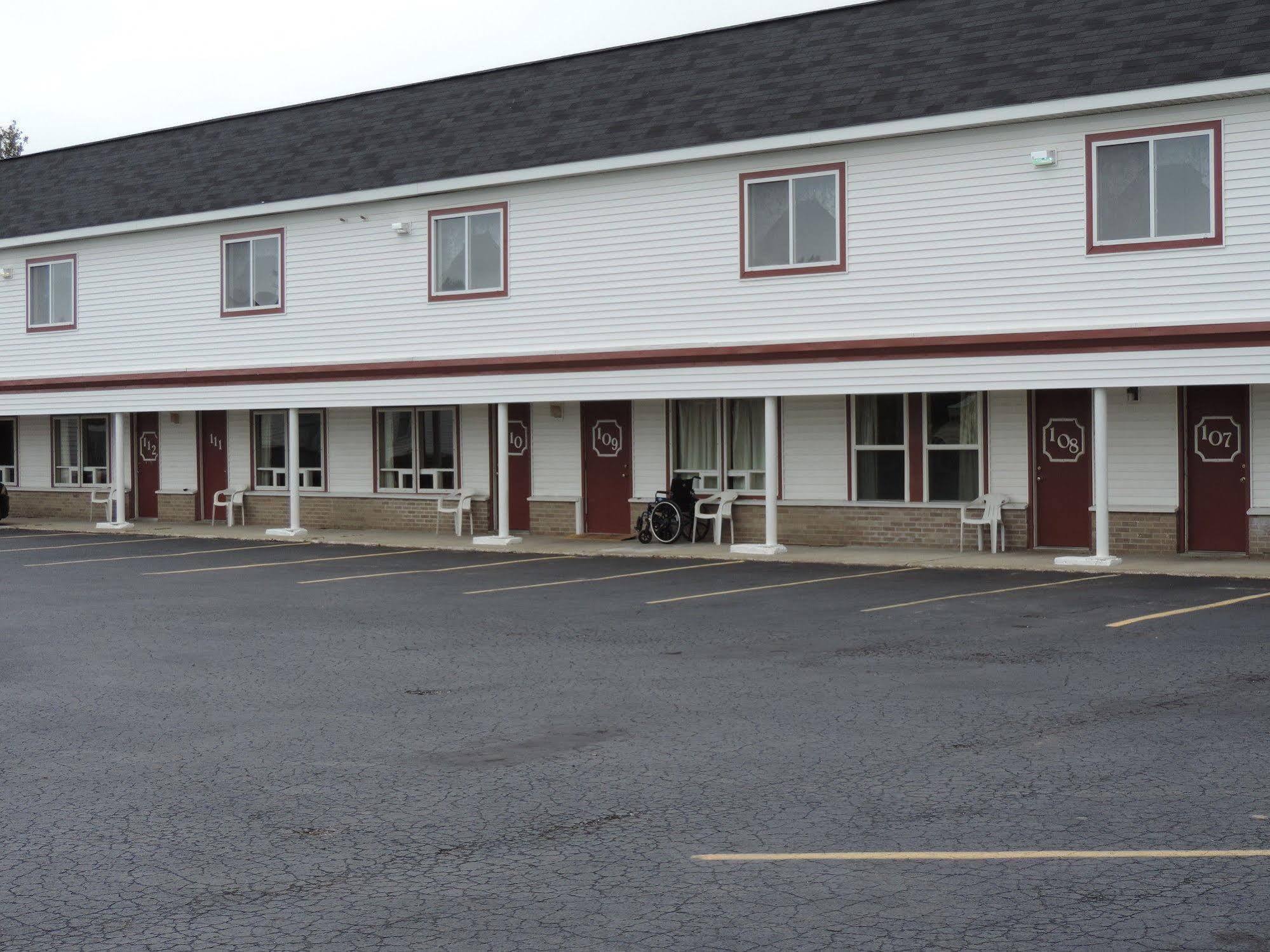 North Country American Inn คาลคาสกา ภายนอก รูปภาพ
