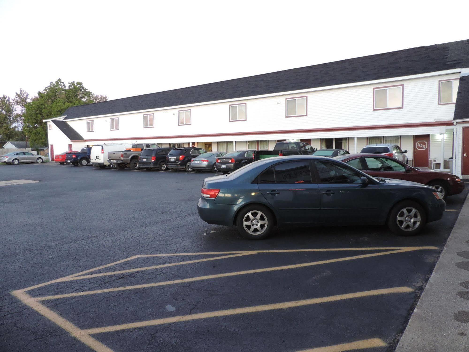North Country American Inn คาลคาสกา ภายนอก รูปภาพ
