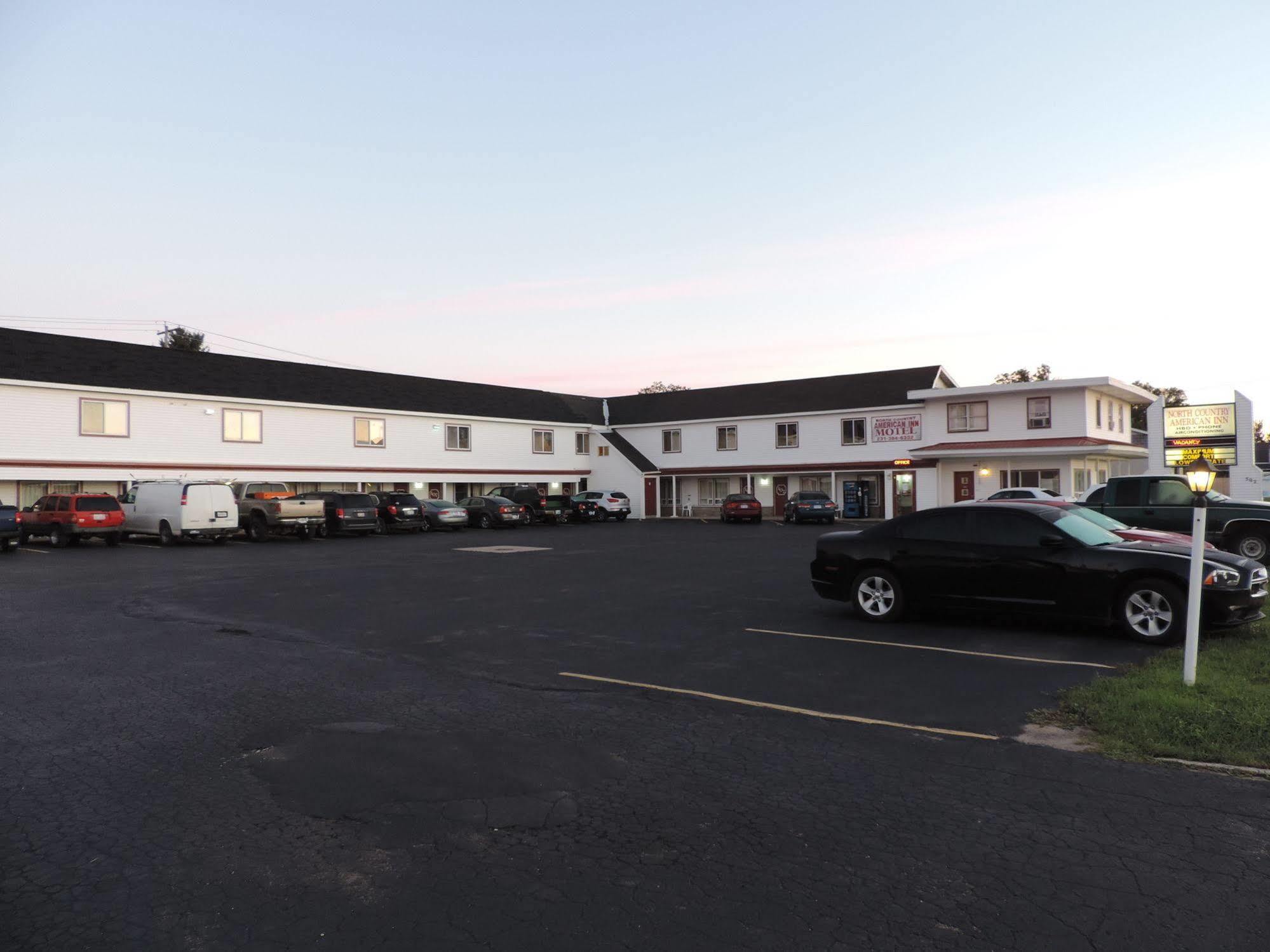 North Country American Inn คาลคาสกา ภายนอก รูปภาพ