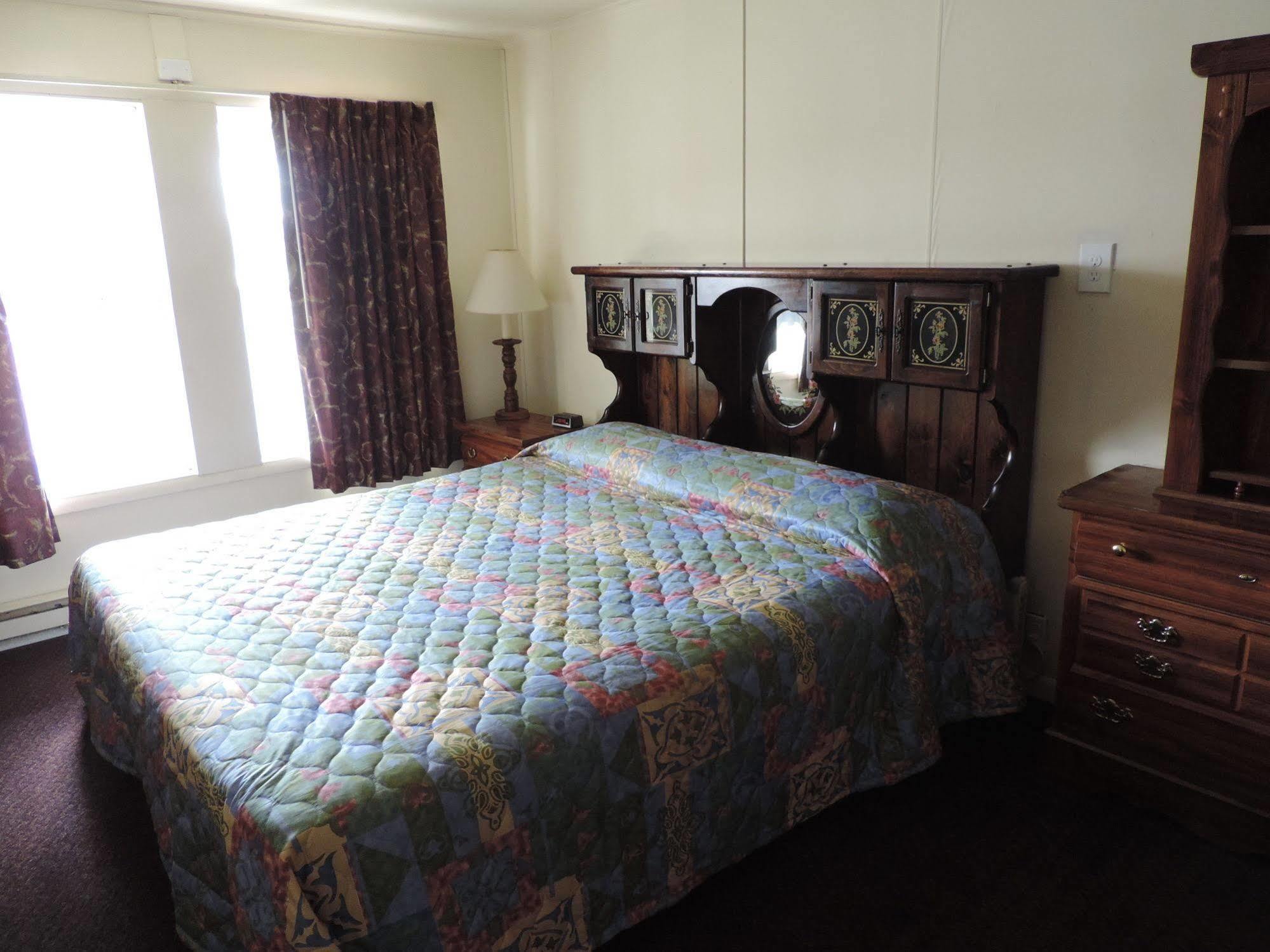 North Country American Inn คาลคาสกา ภายนอก รูปภาพ