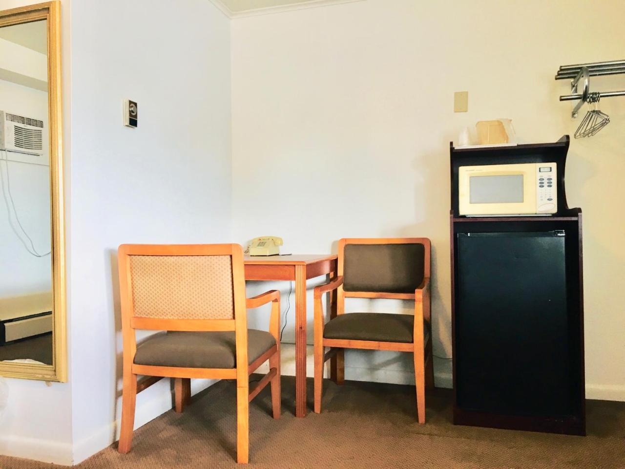 North Country American Inn คาลคาสกา ภายนอก รูปภาพ