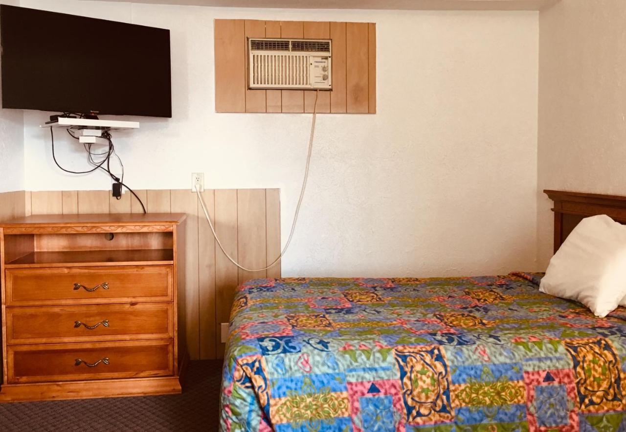 North Country American Inn คาลคาสกา ภายนอก รูปภาพ