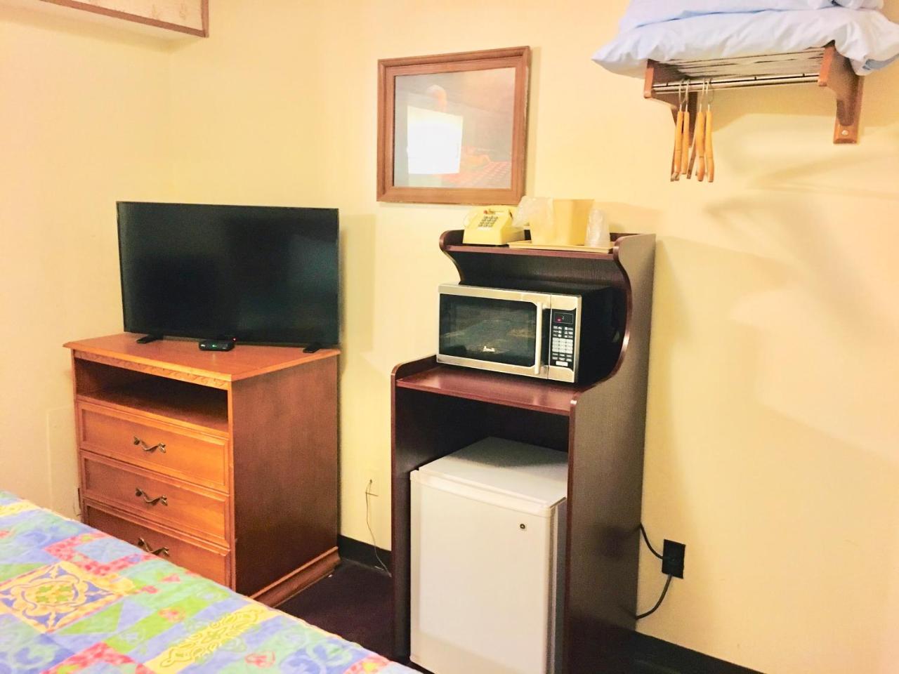 North Country American Inn คาลคาสกา ภายนอก รูปภาพ