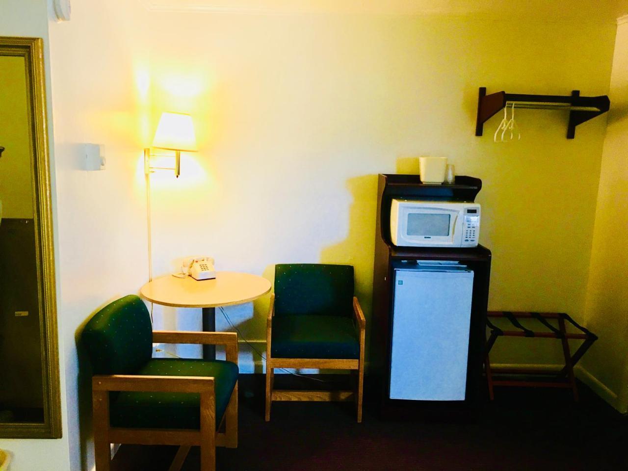 North Country American Inn คาลคาสกา ภายนอก รูปภาพ