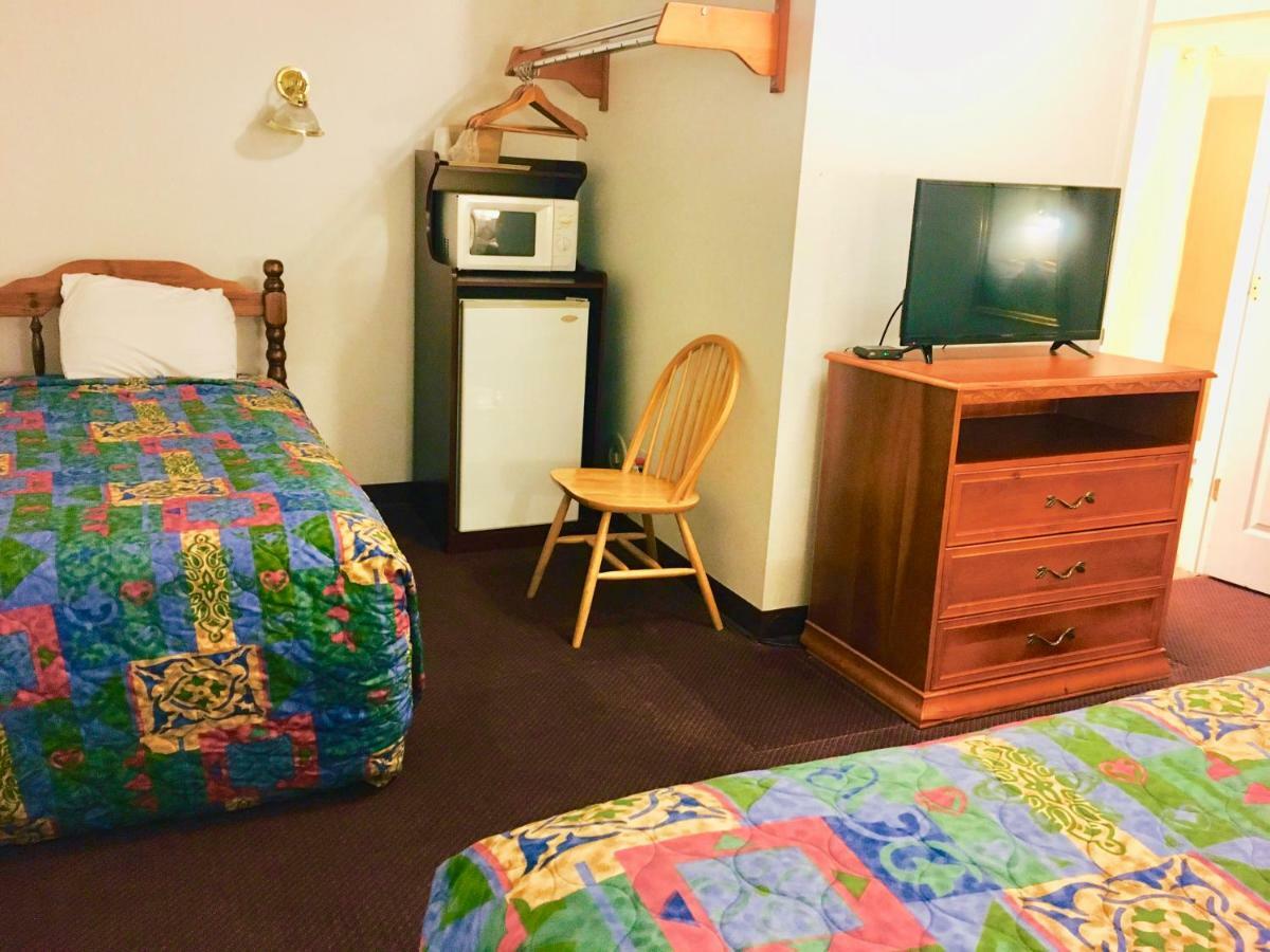 North Country American Inn คาลคาสกา ภายนอก รูปภาพ